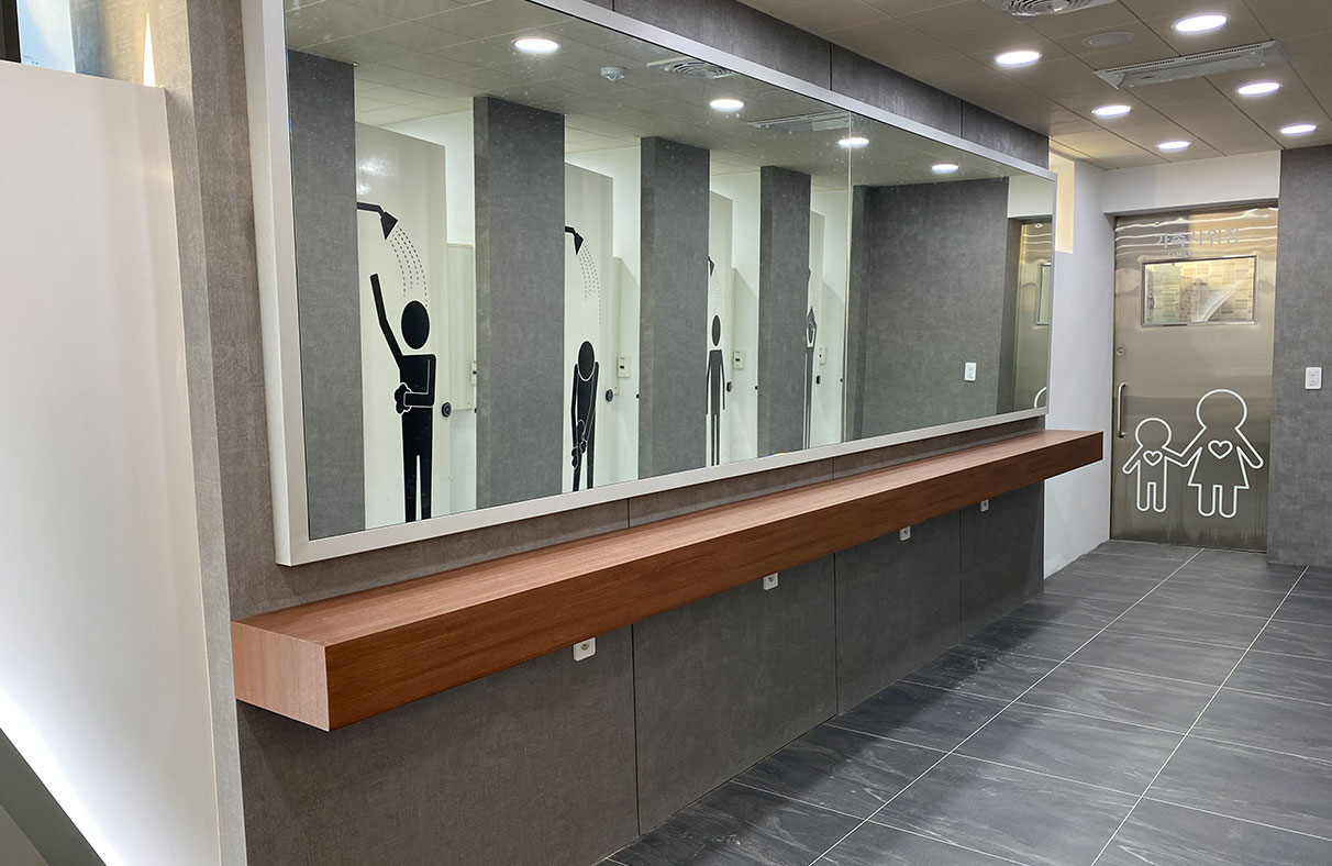 공용 샤워실 - 거울 및 화장대, 가족샤워장